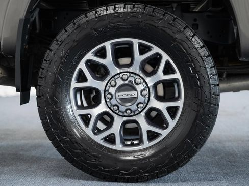 Certified 2022 Ford F250 Lariat w/ Lariat Value Package AWD/4WD image 23