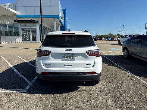 Used 2024 Jeep Compass Latitude AWD/4WD image 3
