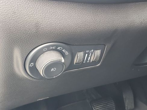 Used 2023 Jeep Compass Latitude AWD/4WD image 9