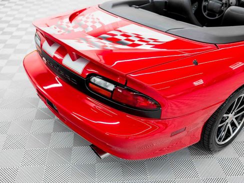 Used 2002 Chevrolet Camaro Z28 w/ SS Performance/Appearance Pkg RWD image 29