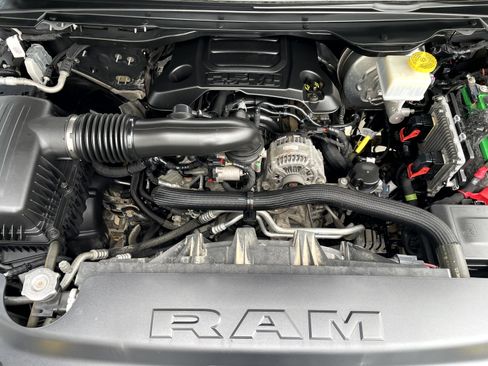 Used 2019 RAM 1500 Laramie AWD/4WD image 8