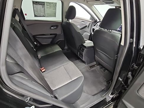 Used 2023 Nissan Rogue SV image 31