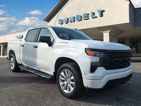 Used 2025 Chevrolet Silverado 1500 Custom image 1