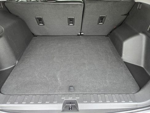 Used 2024 GMC Terrain SLT image 31