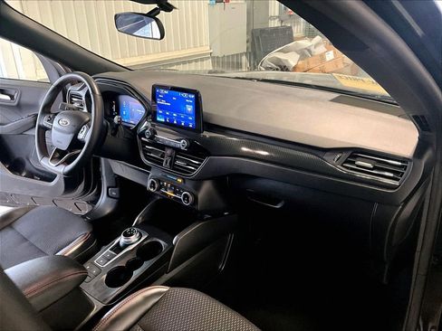 Used 2025 Ford Escape ST-Line image 14