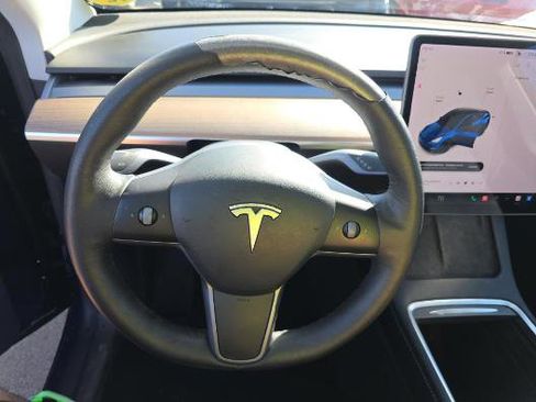 Used 2021 Tesla Model Y Long Range image 5