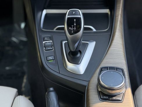 Used 2019 BMW 230i Convertible w/ Convenience Package image 48