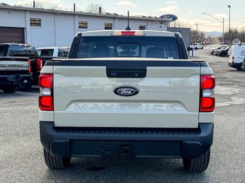 Used 2025 Ford Maverick Lariat image 4