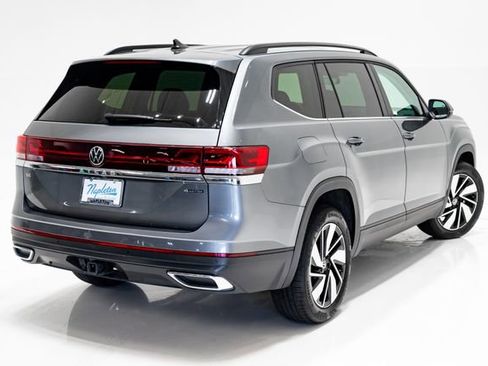 Used 2025 Volkswagen Atlas SE AWD/4WD image 32