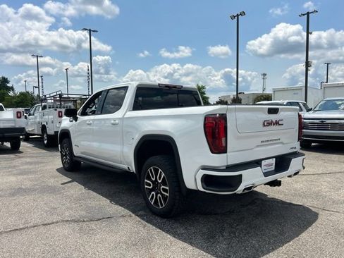Used 2024 GMC Sierra 1500 AT4 w/ Technology Package AWD/4WD image 5