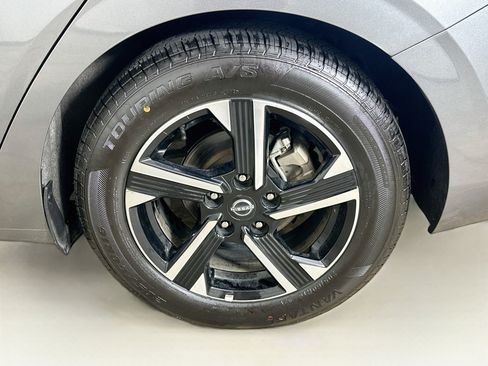 Used 2025 Nissan Sentra SV FWD image 11