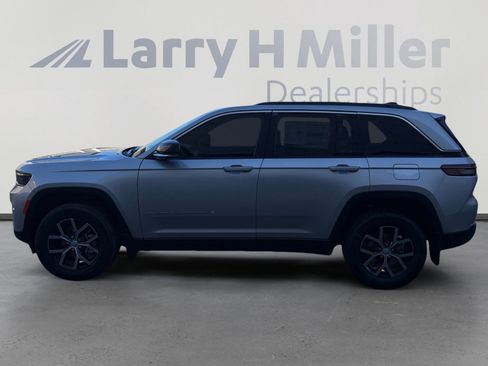 New 2025 Jeep Grand Cherokee Limited w/ Luxury Tech Group II image 2