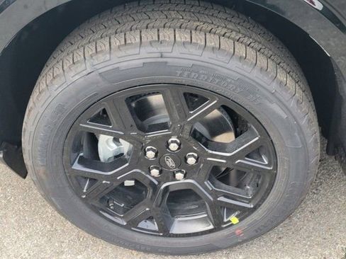 New 2026 Ford Maverick Lobo image 6