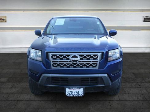 Used 2022 Nissan Frontier SV w/ Technology Package image 2