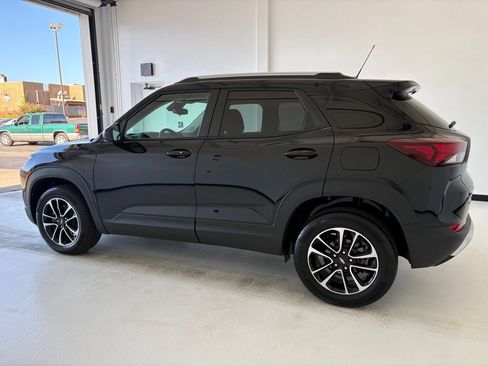 Used 2024 Chevrolet TrailBlazer LT w/ LT Cold Weather Package AWD/4WD image 18