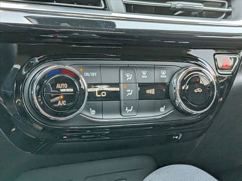 Used 2025 Chevrolet Trax RS w/ Driver Confidence Package image 14