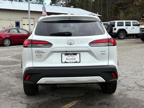 Used 2023 Toyota Corolla Cross XLE w/ Convenience Package AWD/4WD image 4