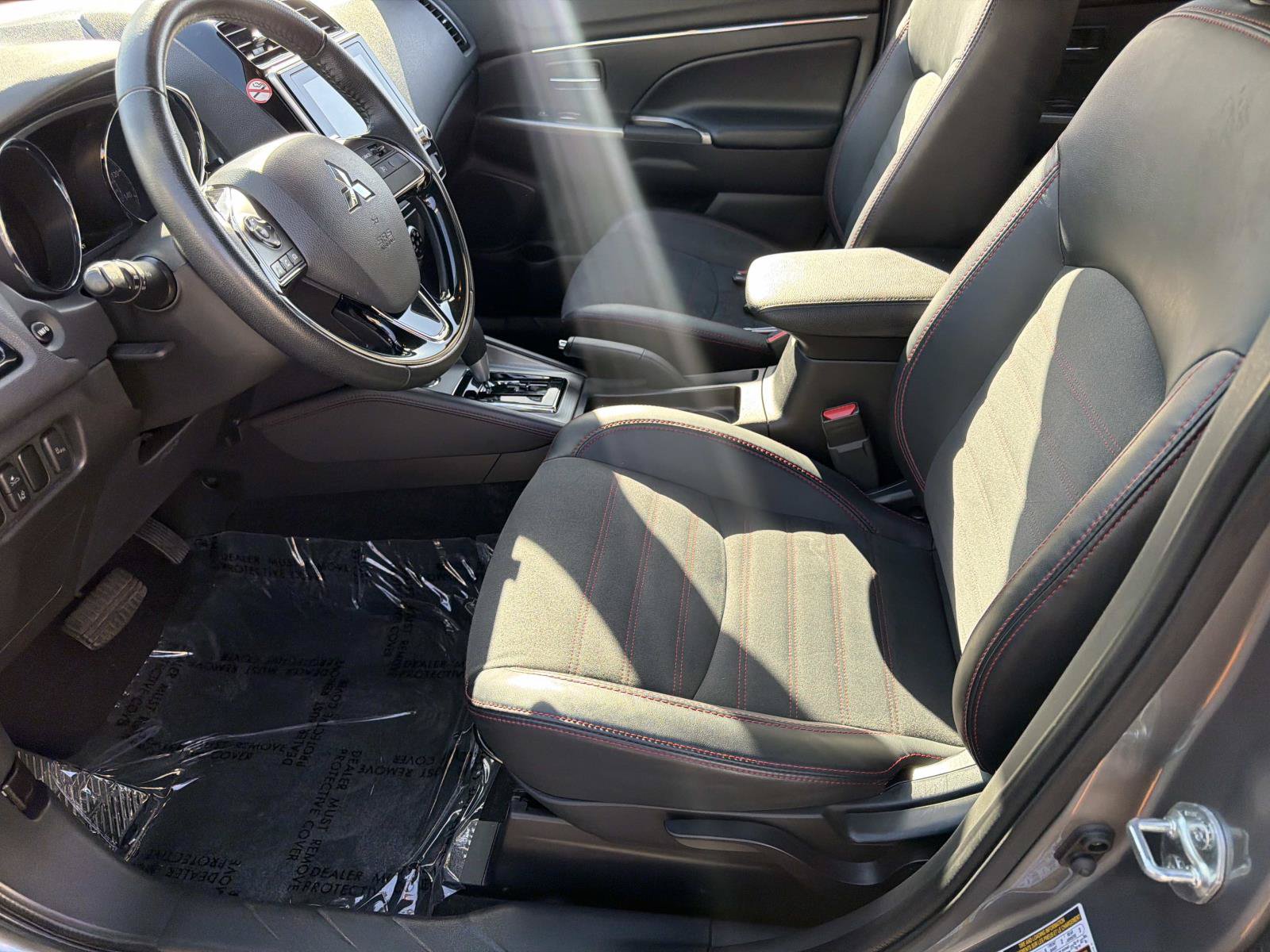 Used 2025 Mitsubishi Outlander Sport SE AWD/4WD image 14