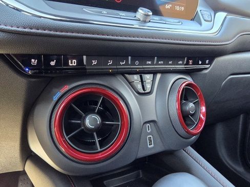 Used 2025 Chevrolet Blazer RS AWD/4WD image 5