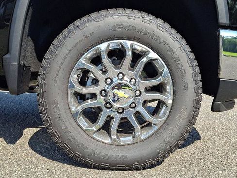 New 2026 Chevrolet Silverado 2500 LTZ w/ LTZ Premium Package AWD/4WD image 5