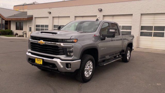 Used 2024 Chevrolet Silverado 2500 LT AWD/4WD image 5