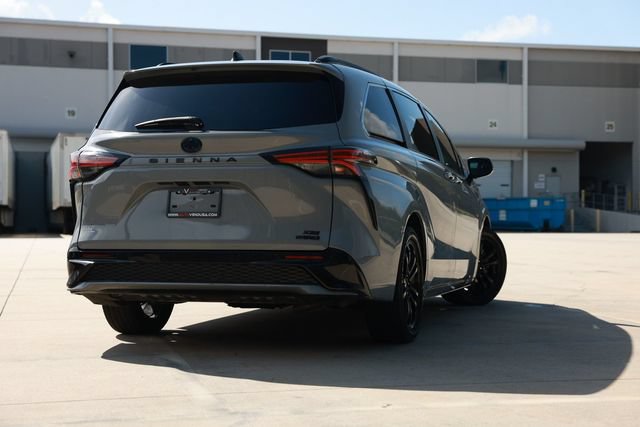 Used 2023 Toyota Sienna XSE FWD image 41