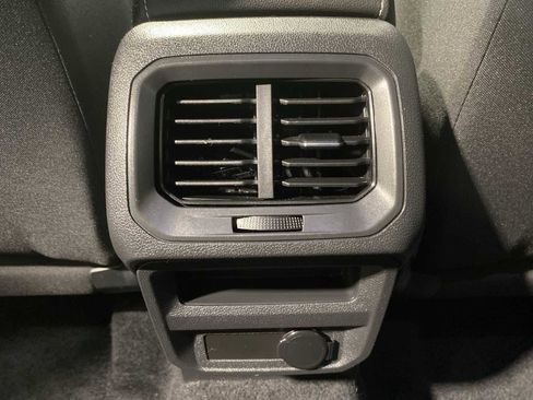 Used 2022 Volkswagen Tiguan S image 25