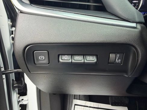 Used 2022 Buick Enclave Premium AWD/4WD image 4