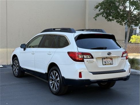 Used 2017 Subaru Outback 2.5i Limited AWD/4WD image 4