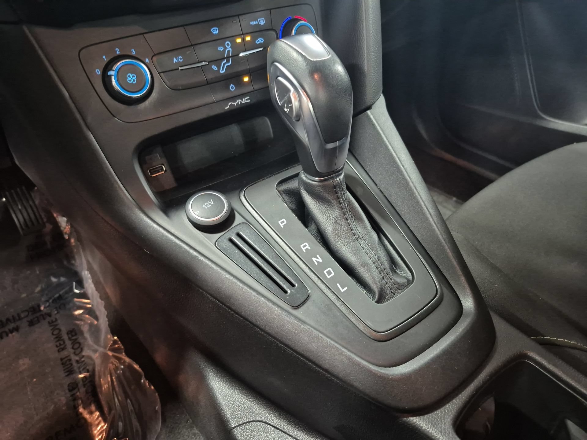 Used 2015 Ford Focus SE FWD image 16