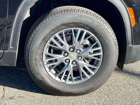 Certified 2025 Chevrolet Traverse LT FWD image 7