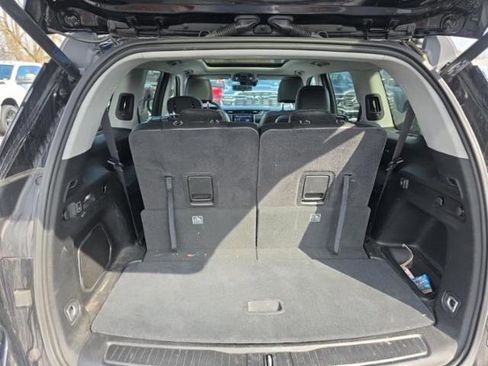 Used 2023 Jeep Grand Cherokee L Limited w/ Luxury Tech Group II image 10