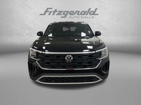 Used 2024 Volkswagen Atlas Cross Sport SE FWD image 11