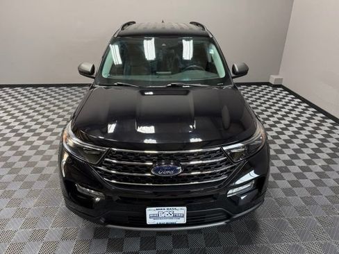 Used 2020 Ford Explorer XLT w/ Equipment Group 202A AWD/4WD image 5