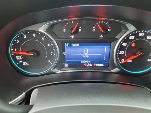 Used 2020 Chevrolet Equinox LT w/ Driver Convenience Package image 19