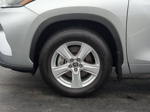 Certified 2024 Toyota Highlander LE image 7