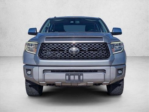 Used 2018 Toyota Tundra Platinum image 2