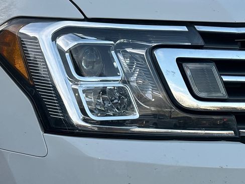 Used 2021 Ford Expedition XLT image 9