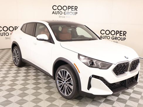 New 2026 BMW X2 xDrive28i w/ Technology Package AWD/4WD image 1