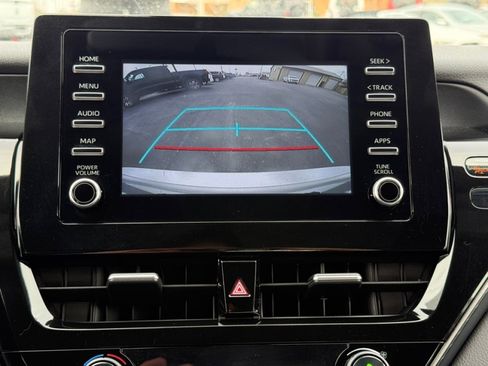 Used 2024 Toyota Camry SE image 14