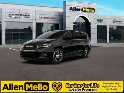 New 2026 Chrysler Pacifica Select