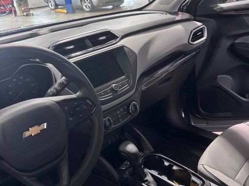 Used 2023 Chevrolet TrailBlazer LS w/ LPO, Blackout Package AWD/4WD image 5