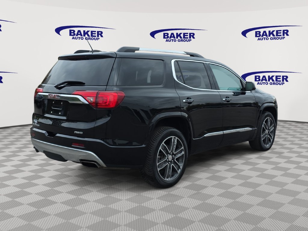 Used 2017 GMC Acadia Denali w/ Technology Package AWD/4WD image 5