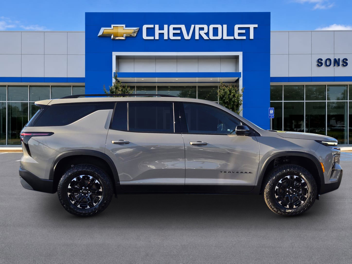 New 2027 Chevrolet Traverse Z71 w/ Driver Confidence Package AWD/4WD image 4