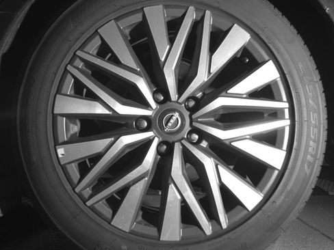 Used 2025 Nissan Altima 2.5 SV image 14