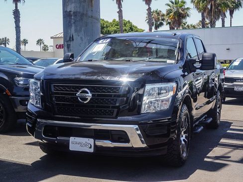 Used 2021 Nissan Titan SV w/ SV Convenience Package AWD/4WD image 4