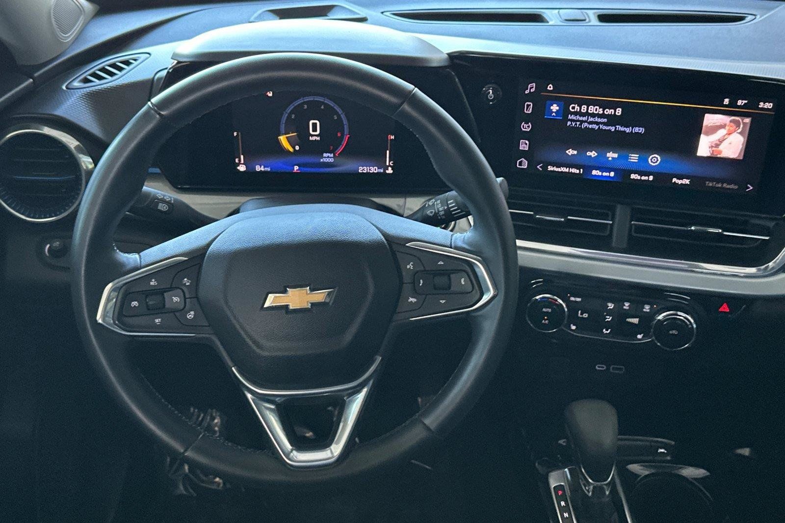 Used 2024 Chevrolet Trax LT w/ Driver Confidence Package FWD image 14
