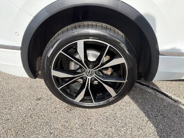 Certified 2023 Volkswagen Tiguan SEL R-Line AWD/4WD image 11
