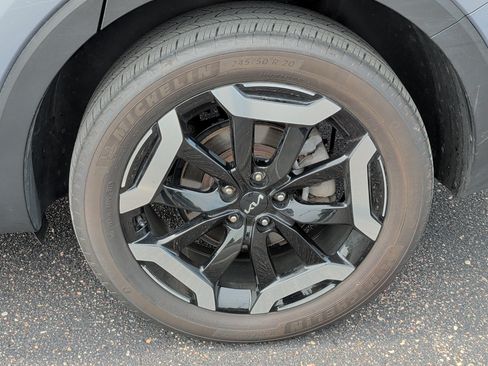 Certified 2023 Kia Telluride EX w/ EX Captain's Chair Package AWD/4WD image 5