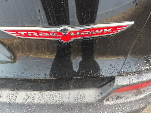 Used 2020 Jeep Cherokee Trailhawk w/ Cold Weather Group image 14